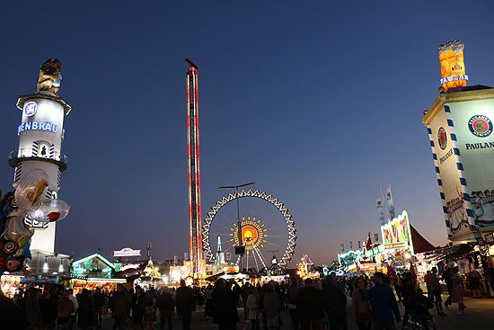 Power Tower 2 an enuem Standort auf dem Oktoberfest 2018 (©Fot: Martin Schmitz)